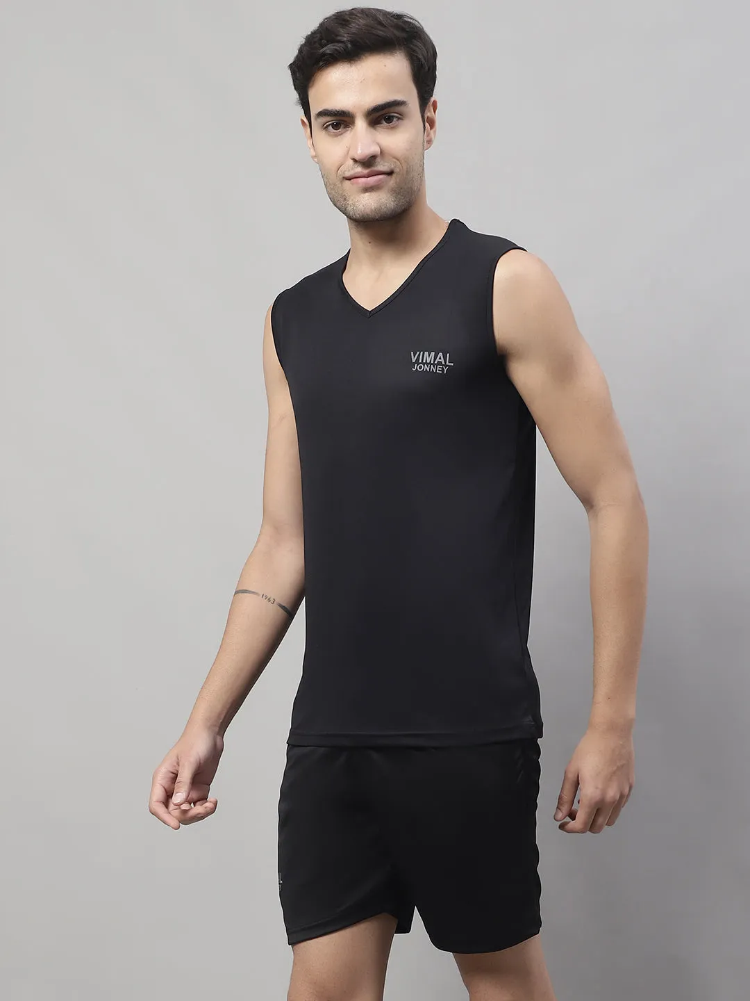 Vimal Jonney Black Dryfit Lycra Solid Co-ord Set Tracksuit For Men(Zip On 1 Side Pocket)